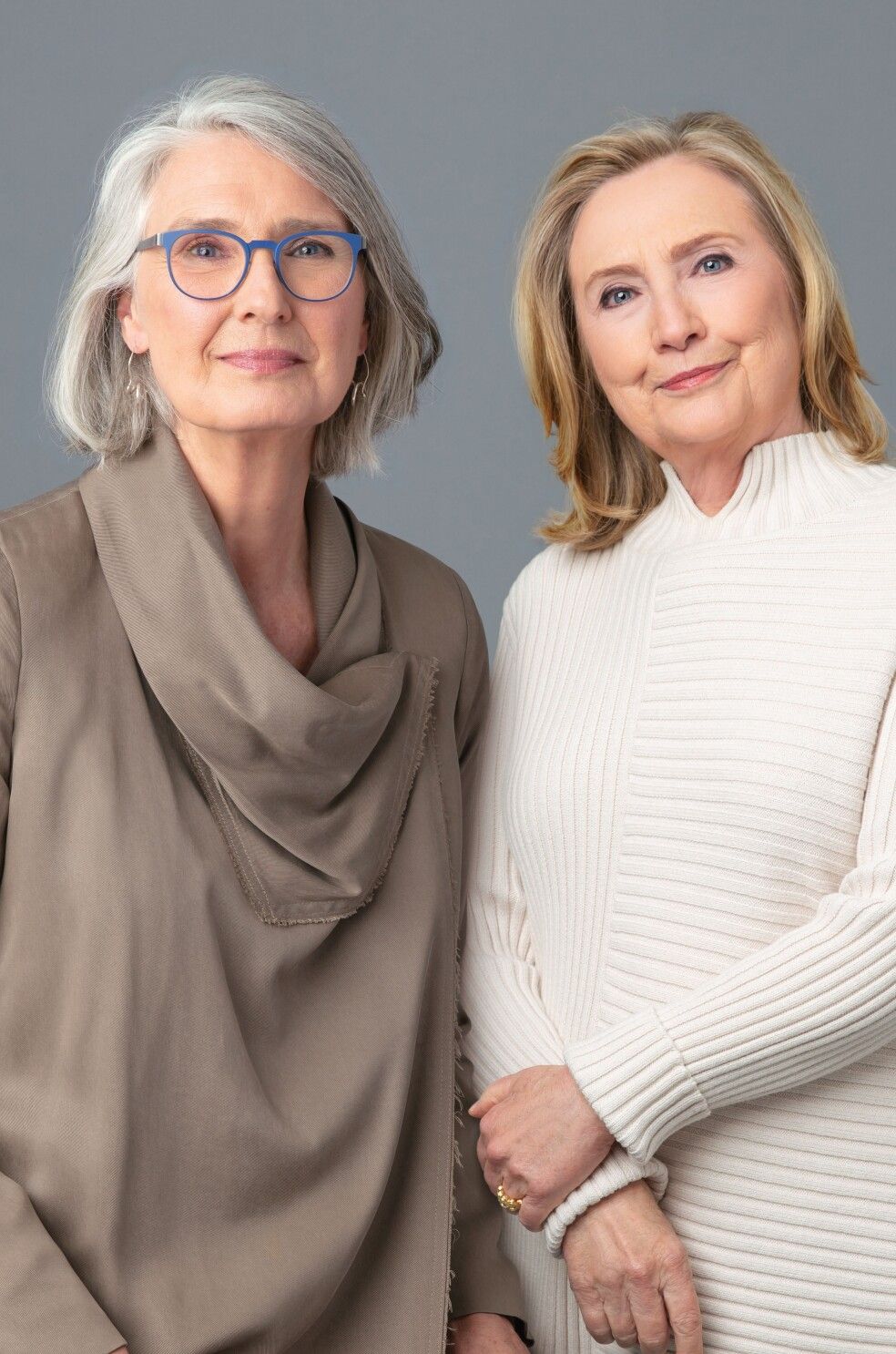 Hillary Clinton y Louise Penny Hillary Clinton y Louise Penny