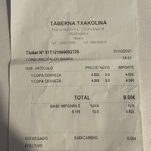 El ticket que ha escandalizado a Twitter: "9 euros por 2 cervezas en barra"