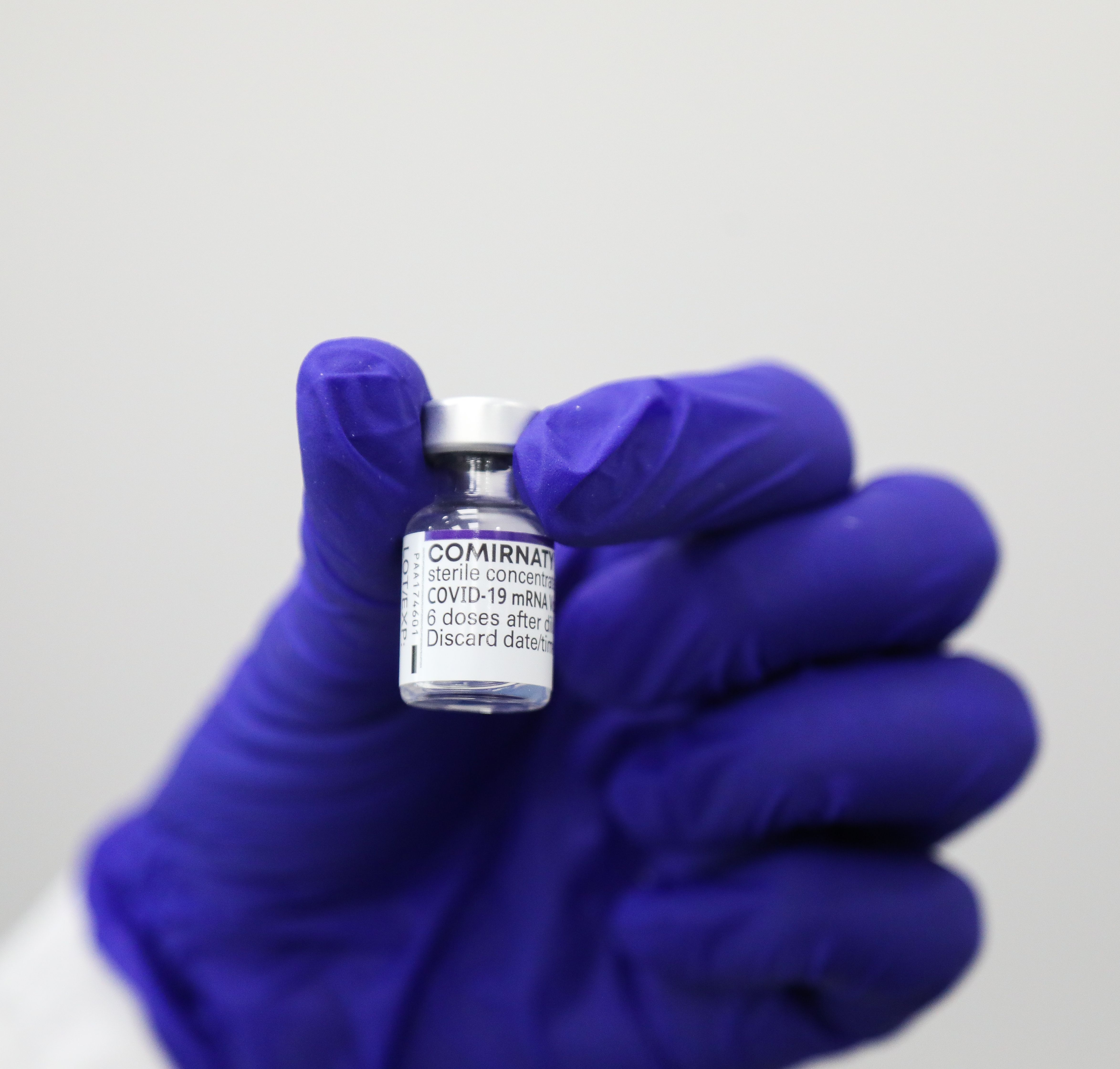 Cambios en la tercera dosis de la vacuna: se reduce a la mitad la cantidad de la vacuna . Foto: Europa Press