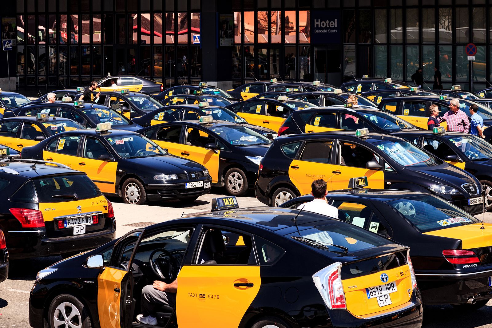 Un curso prepara a taxistas en acompañamiento funerario (Foto Bigstock)2