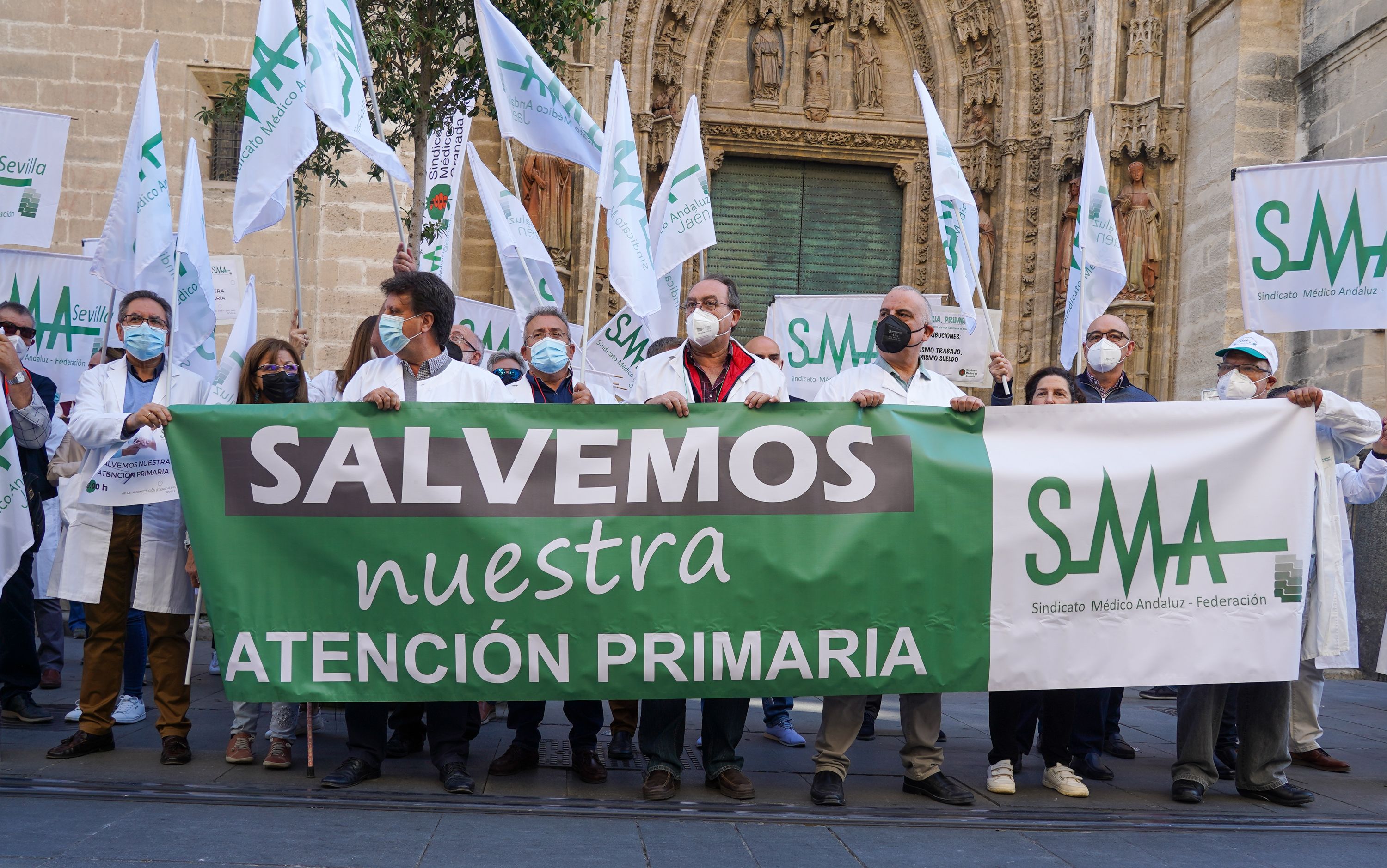 Más de 50 organizaciones piden "dar prioridad a las consultas presenciales" en los centros de salud