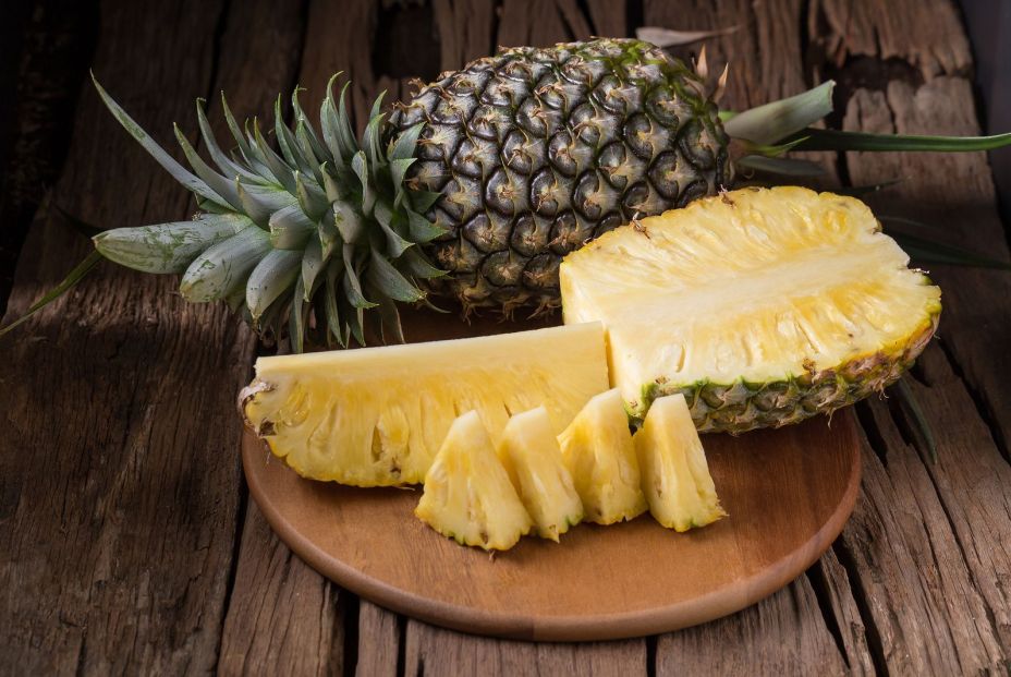 La bromelina de la piña hace que esta fruta facilite la digestión.