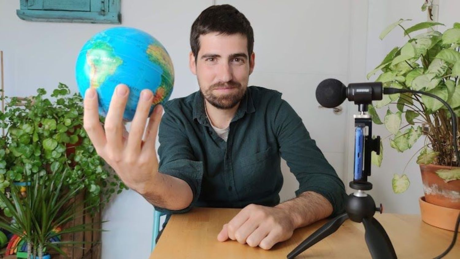 Javier Peña, influencer y divulgador ambiental: "Todavía podemos evitar una catástrofe climática"