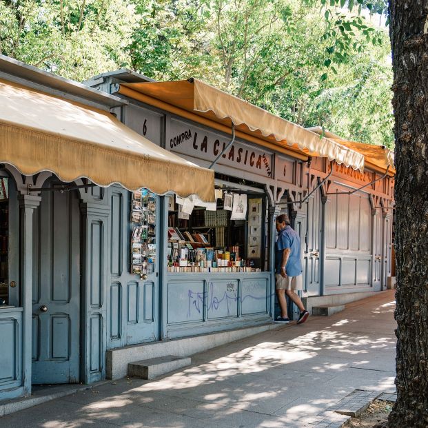 La librería La Clásica está situada en la Cuesta de Moyano y es una de las más antiguas de Madrid (Foto: Bigstock)