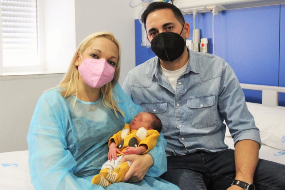 hospital clinico san carlos   mujer con doble trasplante da a luz a un nino sano 1