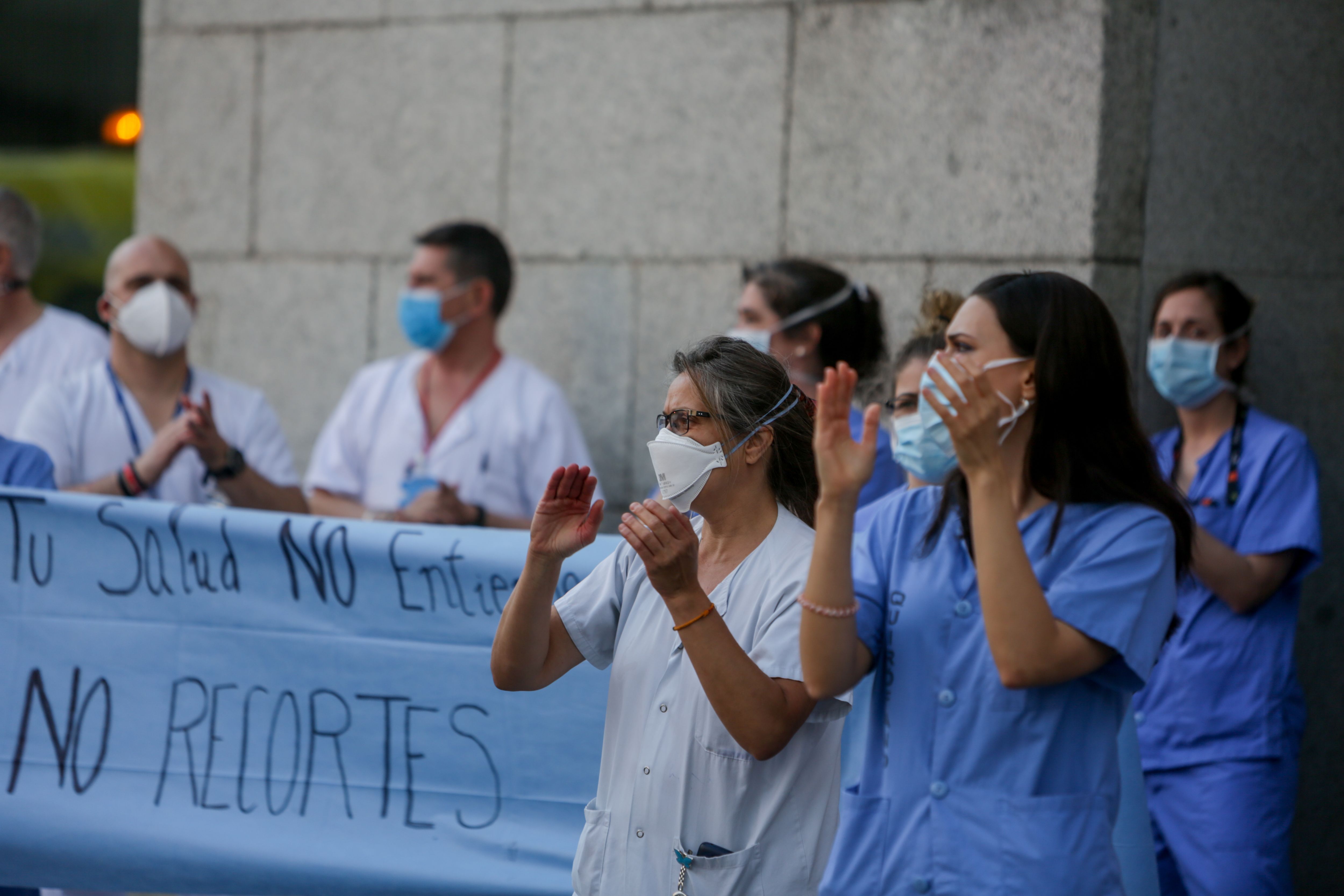 UGT reclama la jubilación anticipada y la parcial con contrato de relevo para los sanitarios