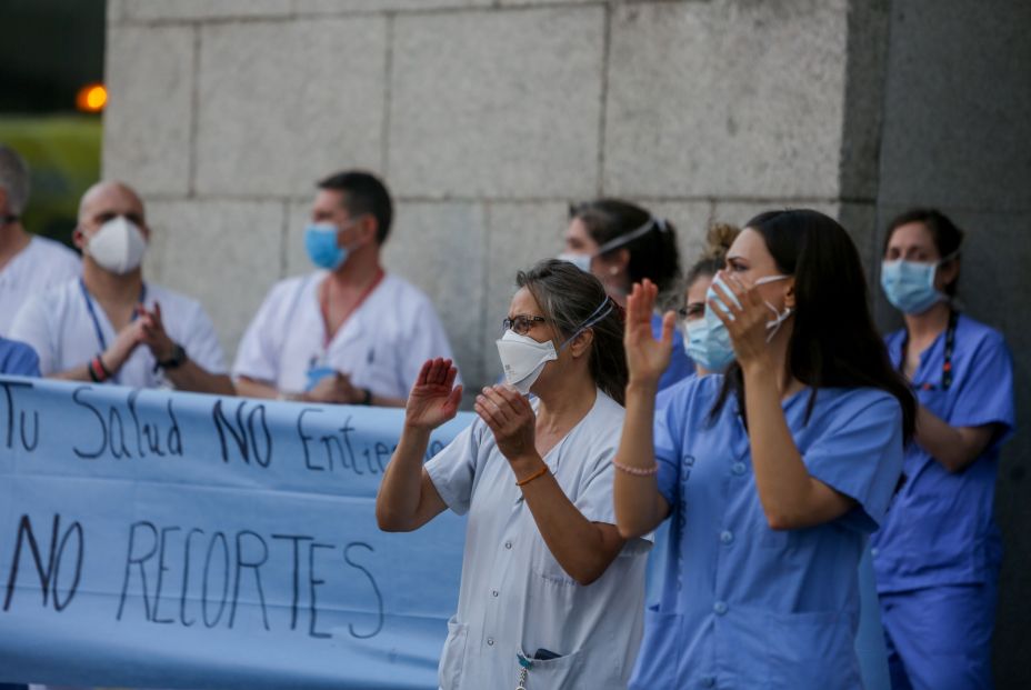 UGT reclama la jubilación anticipada y la parcial con contrato de relevo para los sanitarios