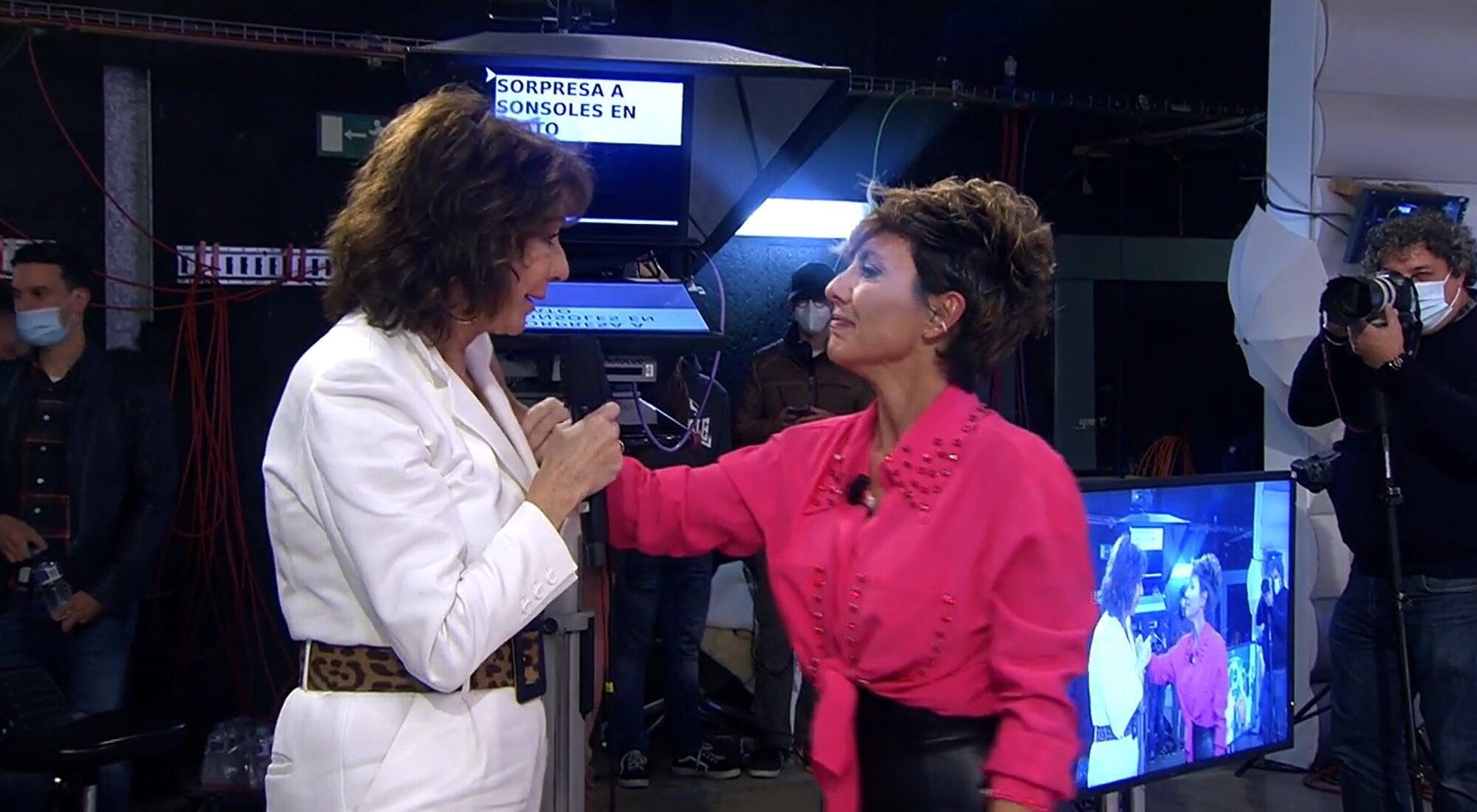 Ana Rosa Quintana reaparece y sorprende en directo a Sonsoles Ónega: "No podía faltar hoy"