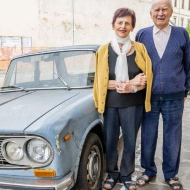 Declaran monumento un coche aparcado durante casi 50 años en el mismo lugar