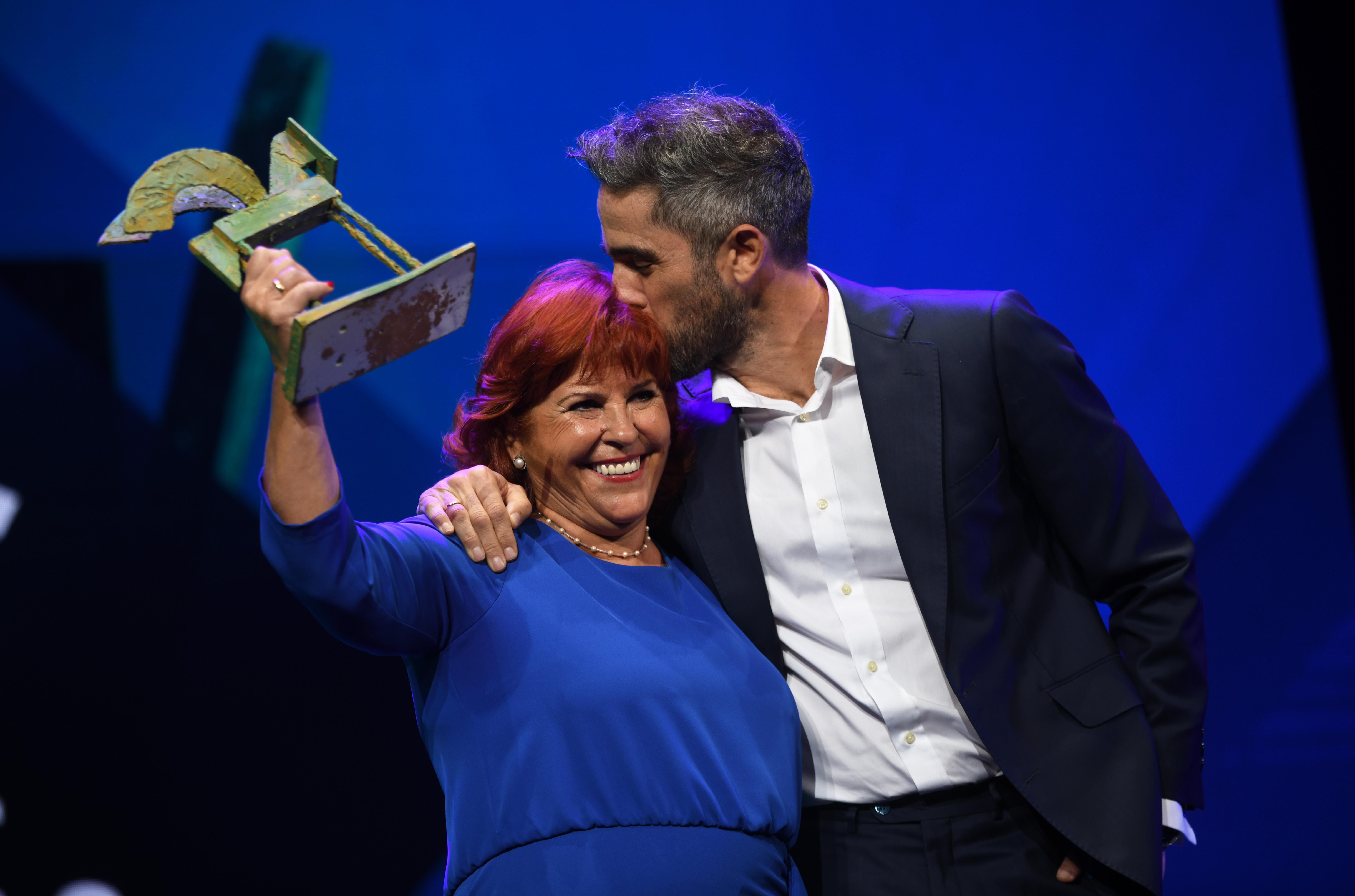 Roberto Leal convierte a su madre en la protagonista de los Ondas: "Bondad eres tú"