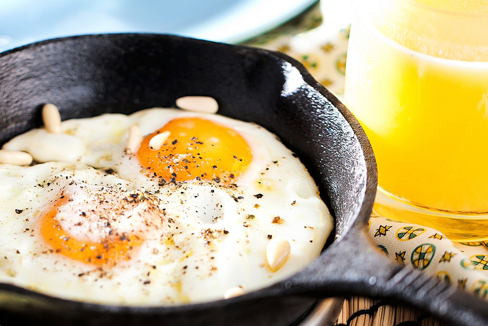 El huevo ayuda a reducir el azúcar en sangre. Bigstock
