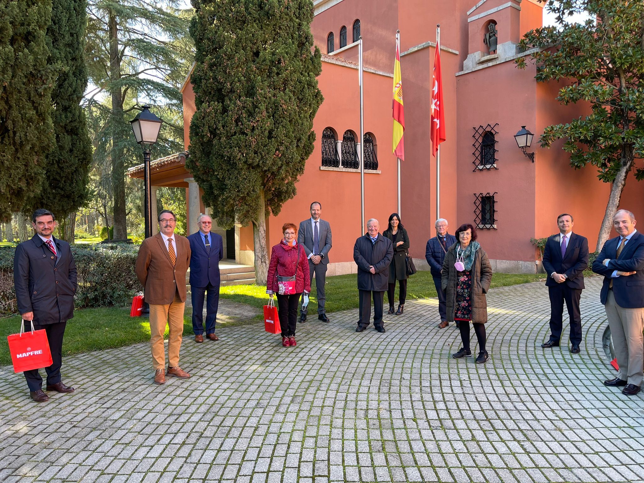 MAPFRE se reúne con el Comité Asesor de 65Ymás para analizar las preocupaciones de los mayores MAPFRE se reúne con el Comité Asesor de 65Ymás para analizar las preocupaciones de los mayores