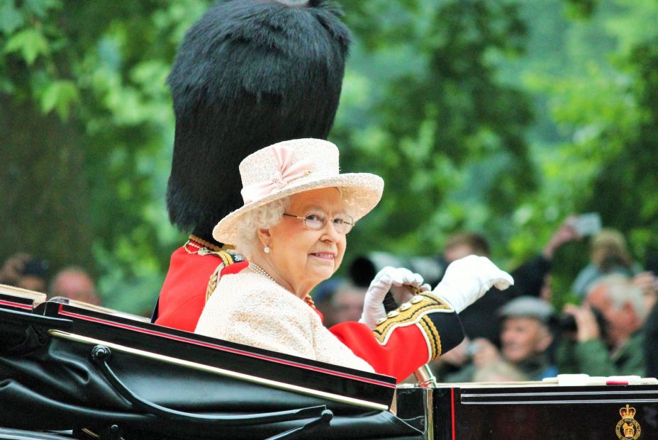 La divertida anécdota de cómo una nieta de Isabel II se enteró de que su abuela era también la reina