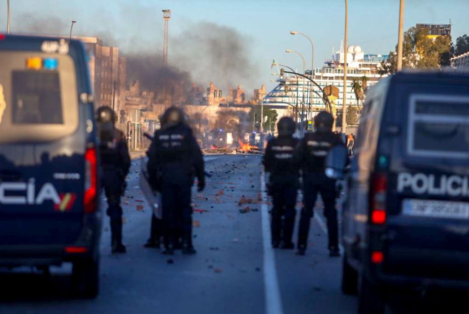 barricada huelga metal cadiz 16 noviembre 2021 cadiz andalucia sector metal