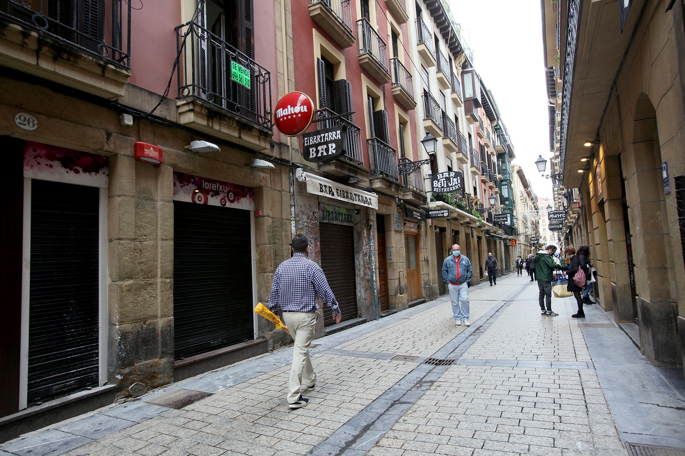 Navarra y País Vasco encabezan la sexta ola: su curva de contagios asciende de forma casi vertical 