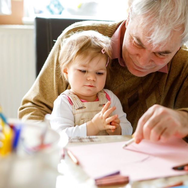 Aprende a hacer manualidades con tus nietos