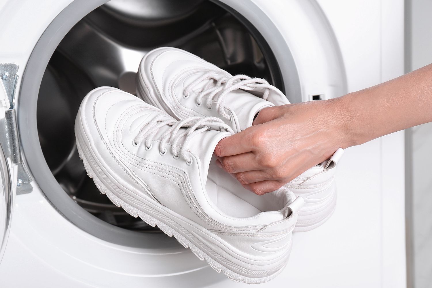 Cómo zapatos y zapatillas en la lavadora