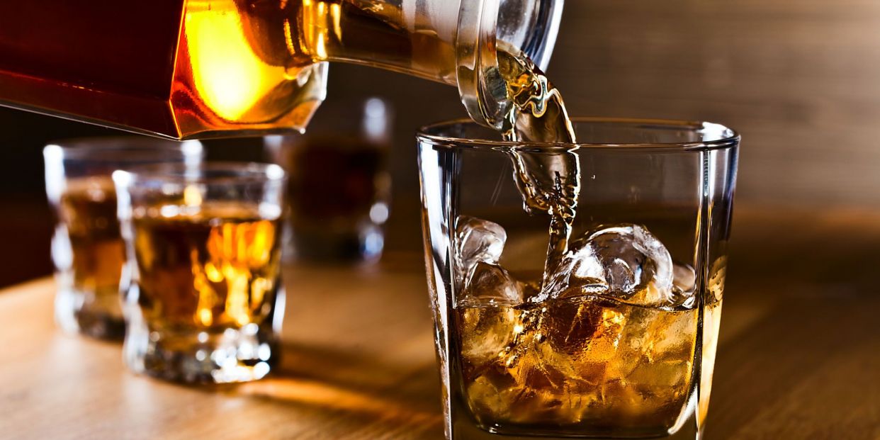 Médicos internistas avisan: "El alcohol, incluso a bajas dosis, eleva el riesgo cardiovascular"