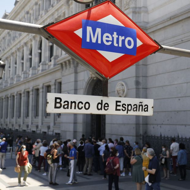 Metro de Madrid vende sus piezas originales: del mítico rombo a un trozo de vía