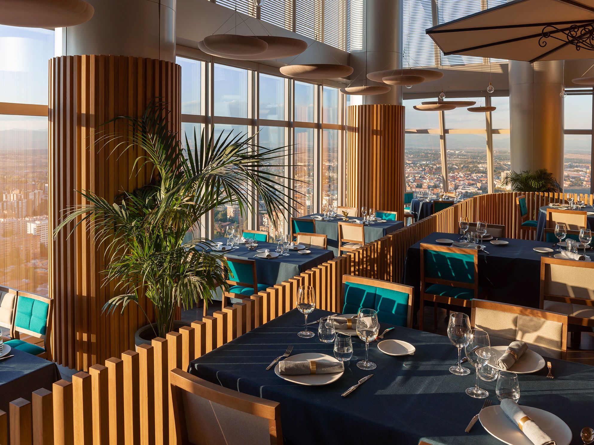 Llega a Madrid el restaurante más alto de España: a 160 metros de altura