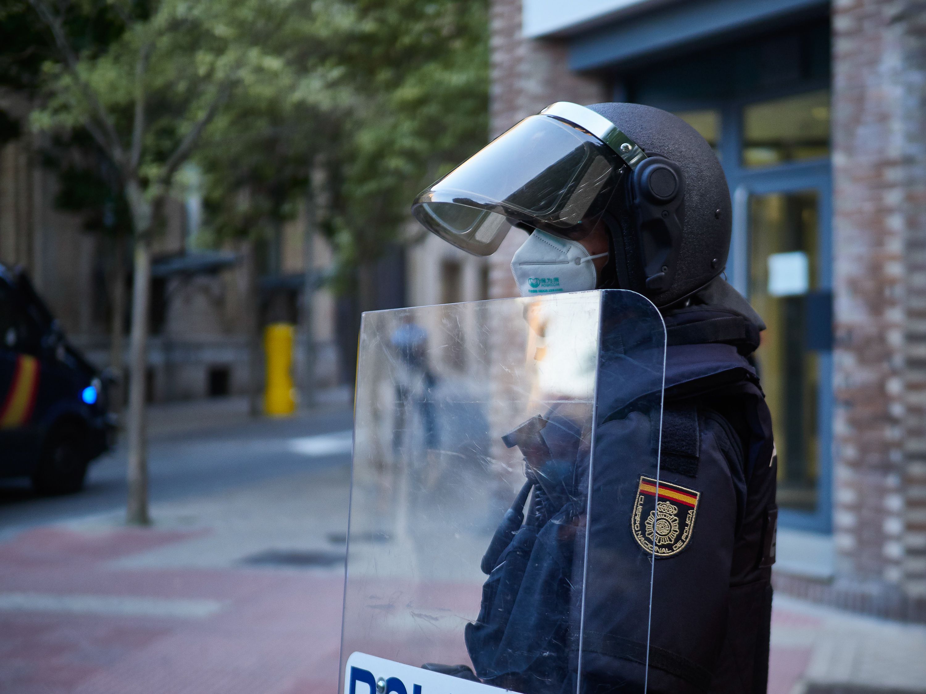 La Policía comienza distribuye entre sus agentes 20.000 porras de acero extensibles. Foto: Europa Press