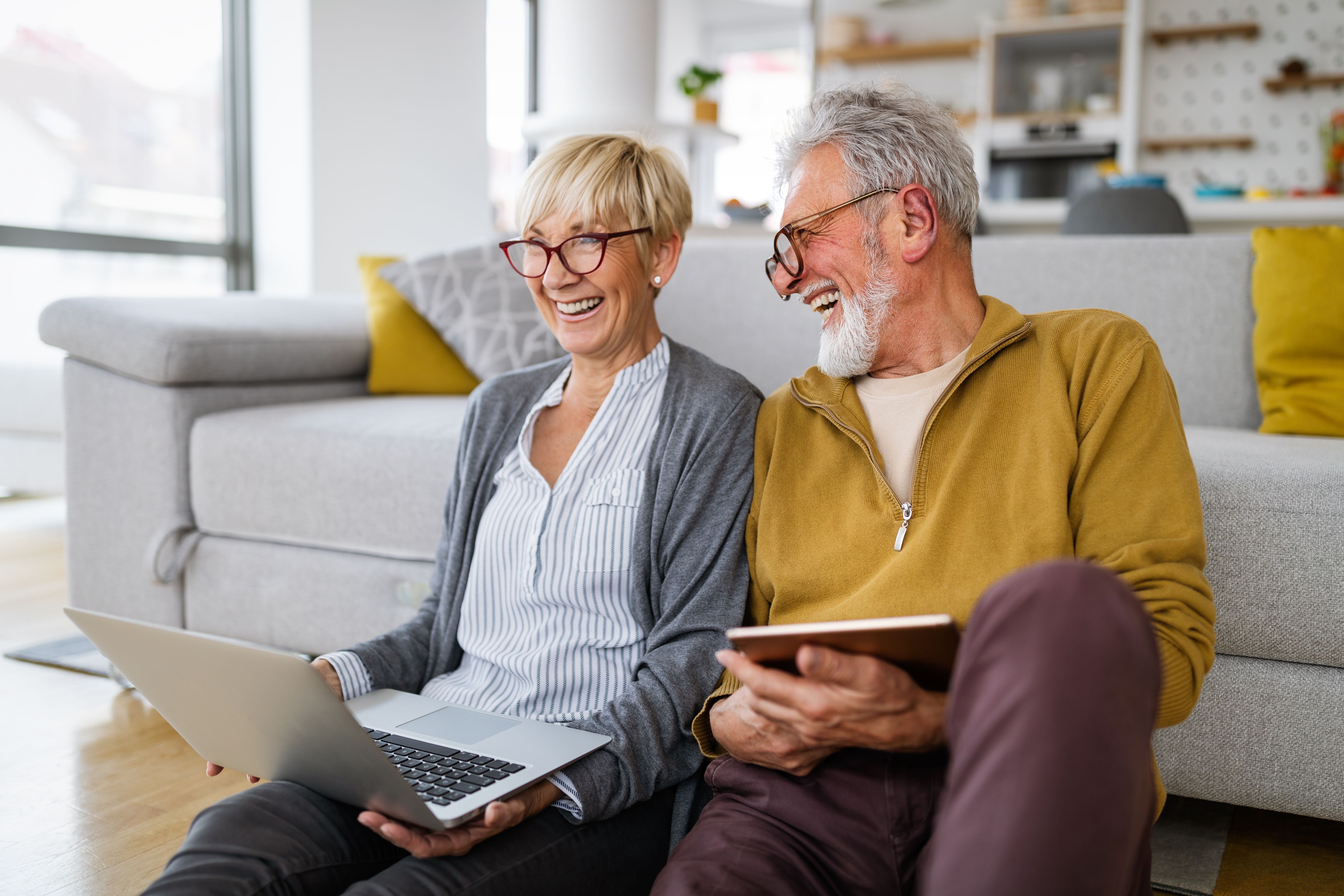 La tecnología ya no es solo cosa de jóvenes: aumenta el uso de Internet en los mayores de 65 años. Foto: Bigstock