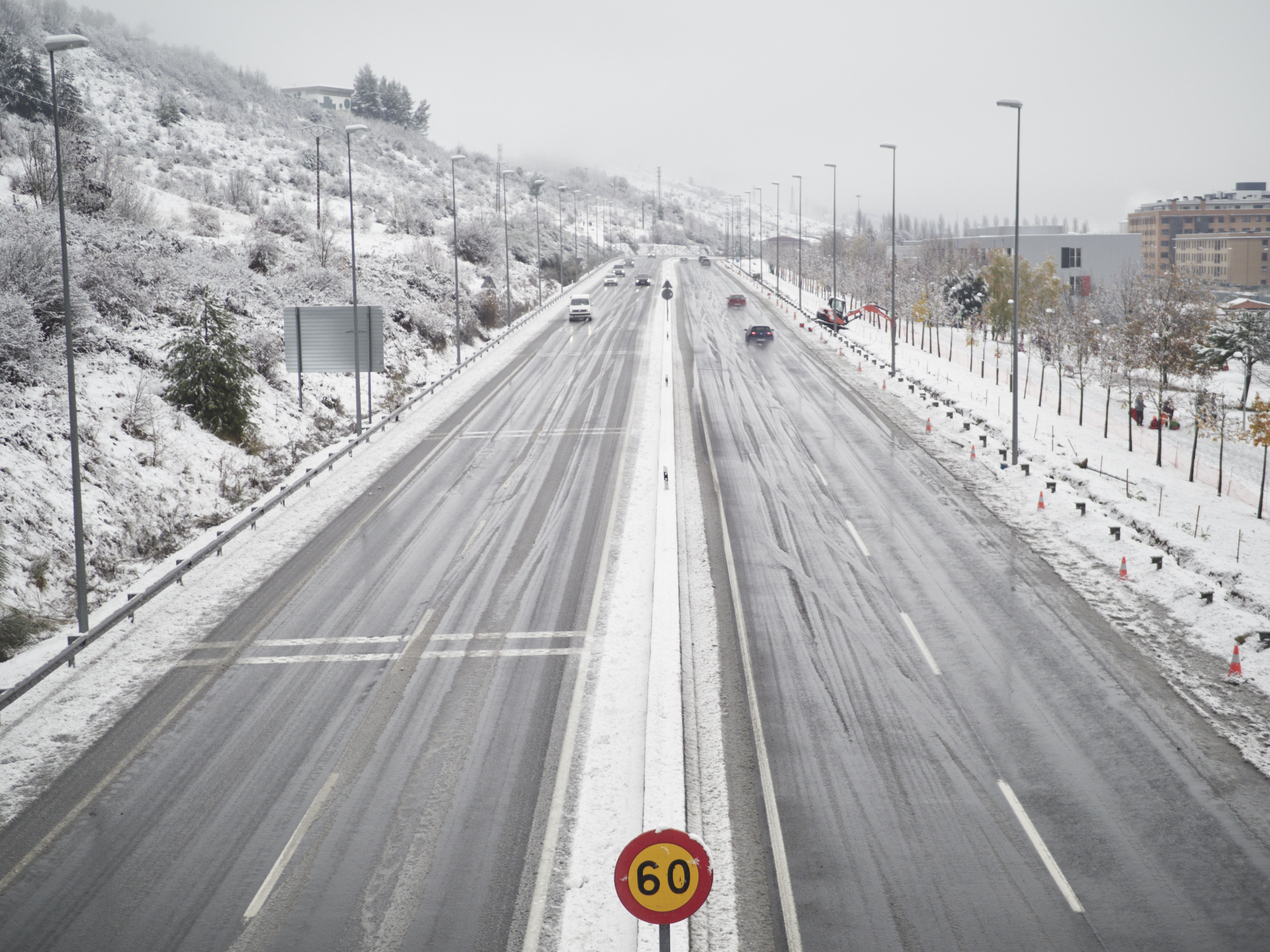 La DGT advierte: este es el carril que hay que dejar libre si nieva