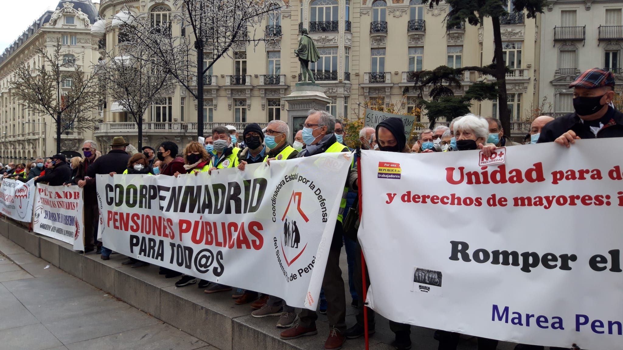 Pensionistas protestan contra la reforma de las pensiones: "Nos sentimos engañados y abandonados"