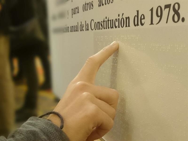 Constitución Española en Braille. Foto: Europa Press