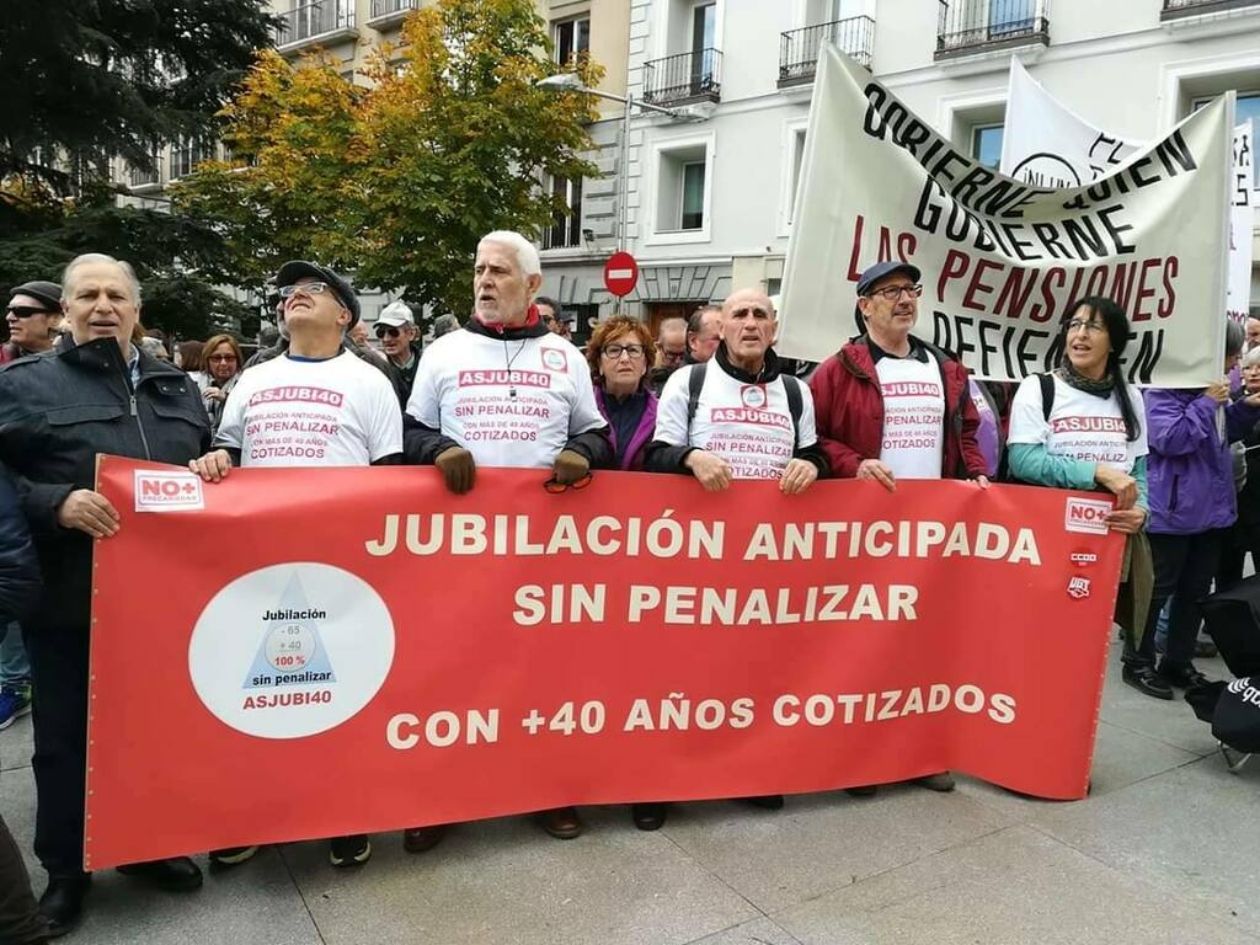 Los jubilados anticipados de Asjubi40 denuncian con un vídeo de Navidad su abandono por el Gobierno