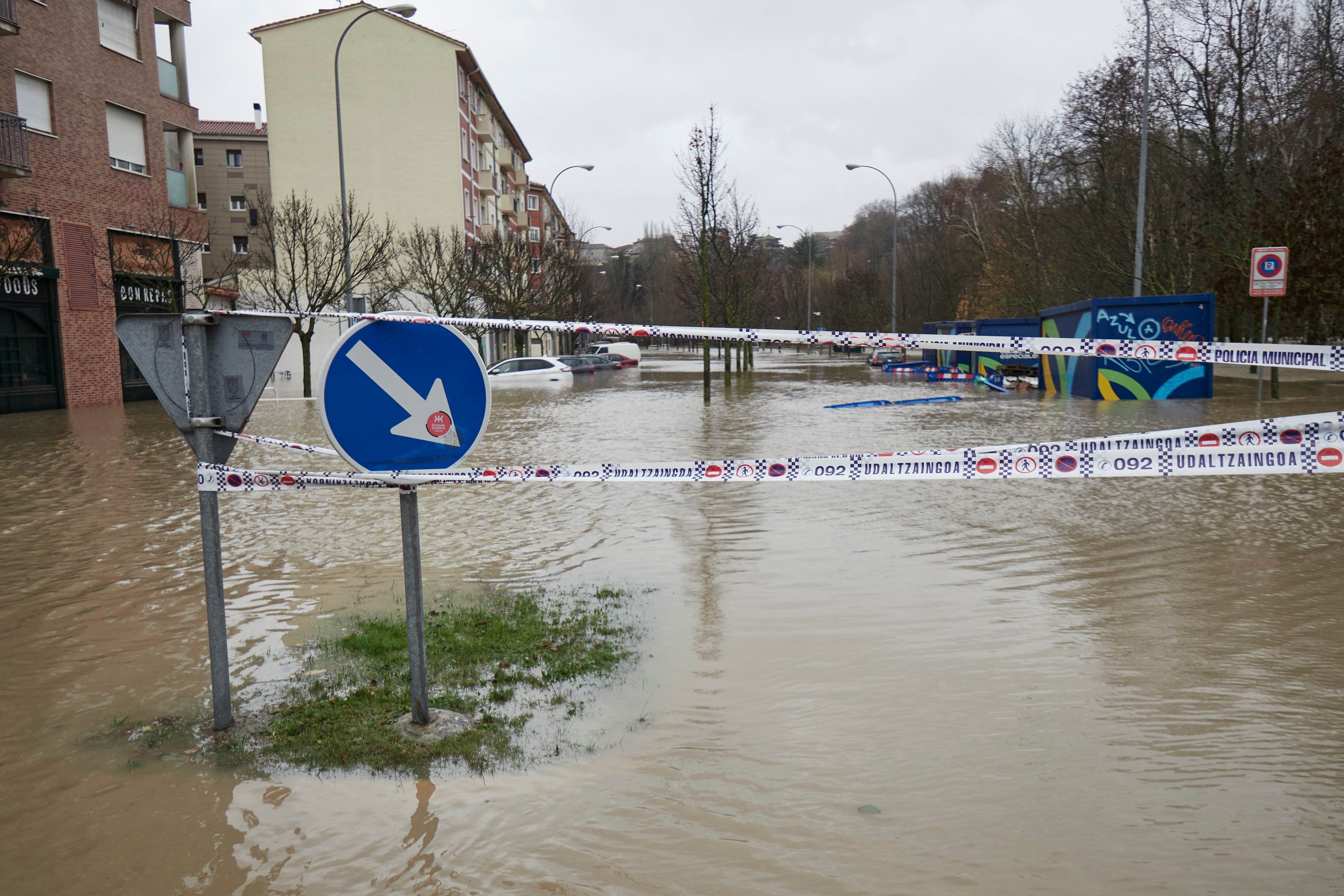 Protección Civil mantiene la alerta por inundaciones en el norte y por fuertes vientos y oleaje . Foto: Europa Press