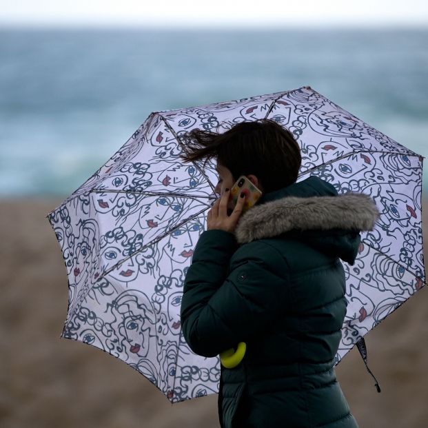 Protección Civil mantiene la alerta por inundaciones en el norte y por fuertes vientos y oleaje . Foto: Europa Press