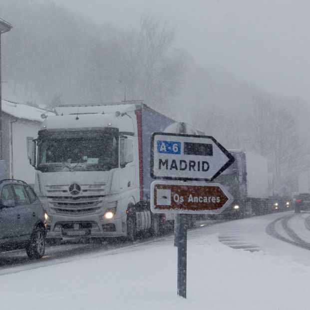 Protección Civil mantiene la alerta por inundaciones en el norte y por fuertes vientos y oleaje . Foto: Europa Press