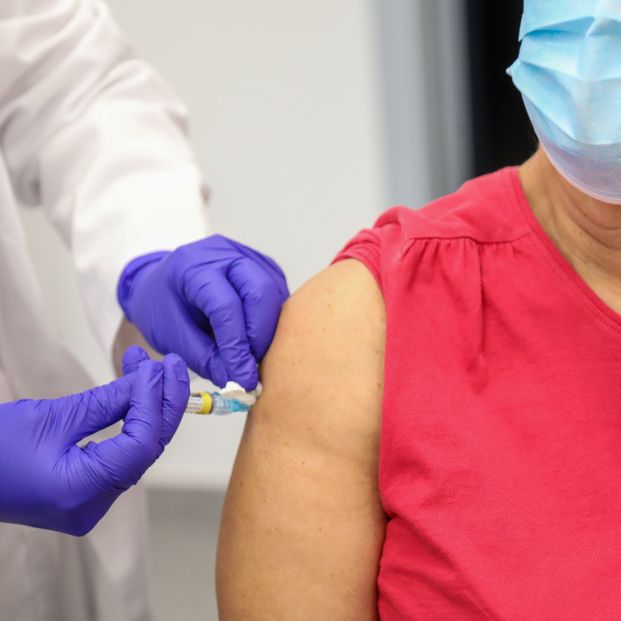 Sanidad avala la tercera dosis contra el coronavirus para mayores de 40 años