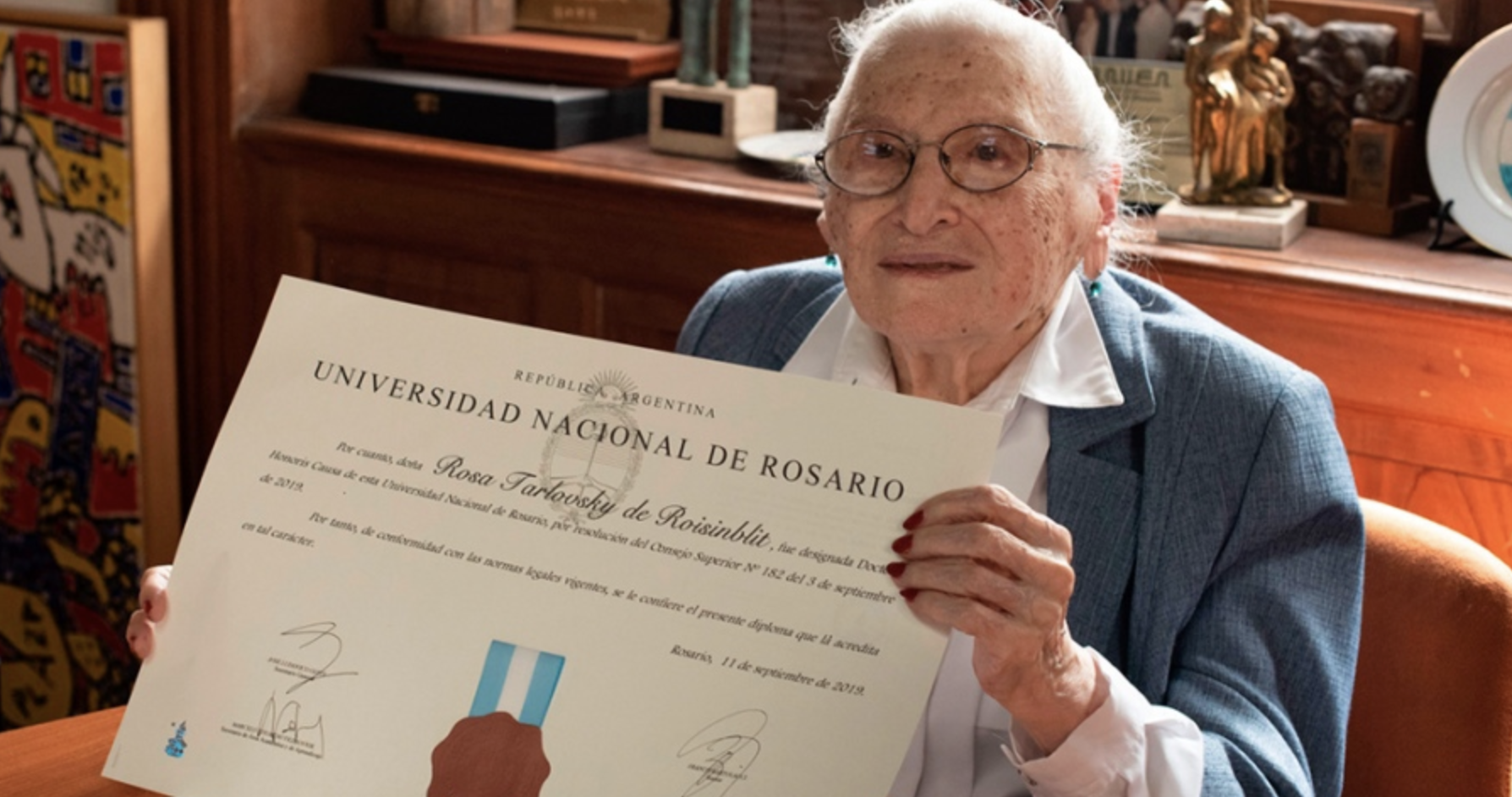 Rosa Tarlovsky, vicepresidenta de las Abuelas de la Plaza de Mayo, nombrada Doctora Honoris Causa. Foto: Twitter