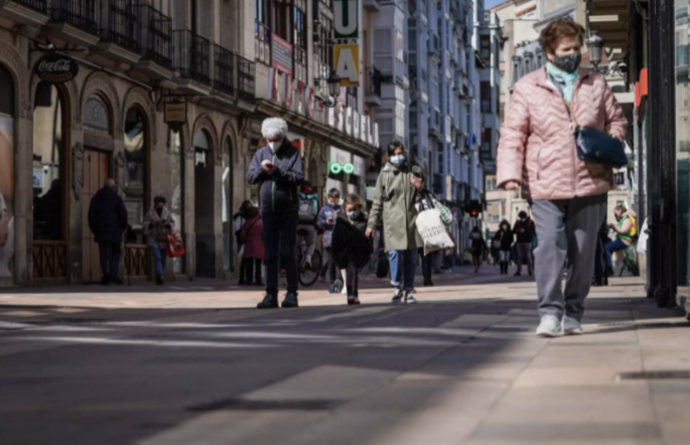 La población española se redujo en 72.000 personas en la primera mitad de 2021. Foto: Europa Press La población española se redujo en 72.000 personas en la primera mitad de 2021. Foto: Europa Press