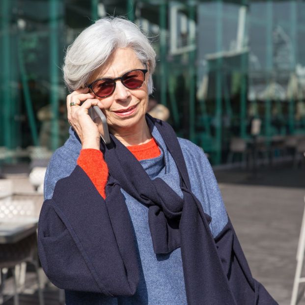 Mujer con gafas de sol