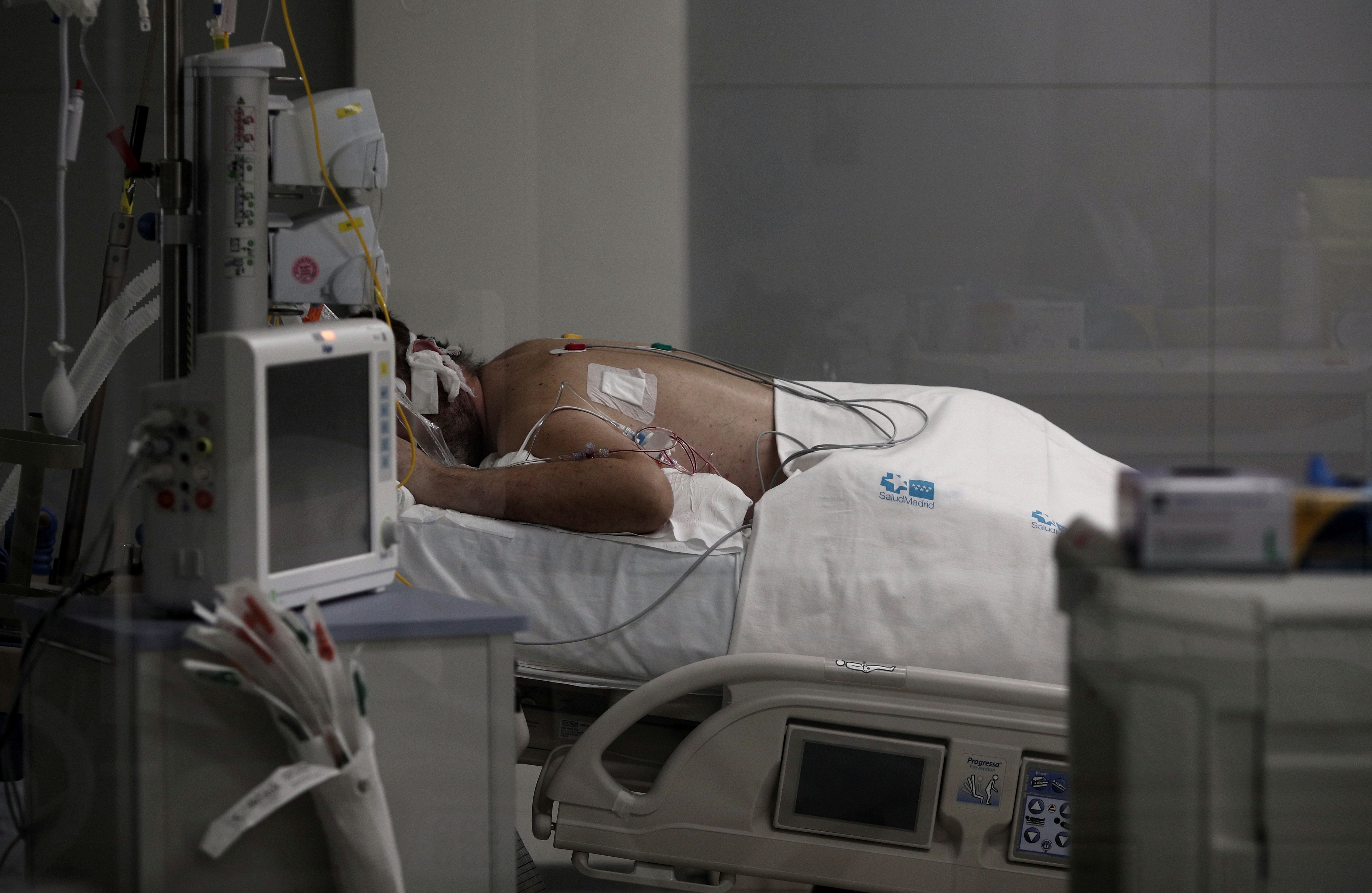 Caos en las urgencias y centros de salud por ómicron: “Vamos a acabar saturados en Navidad” Caos en las urgencias y centros de salud por ómicron: “Vamos a acabar saturados en Navidad”