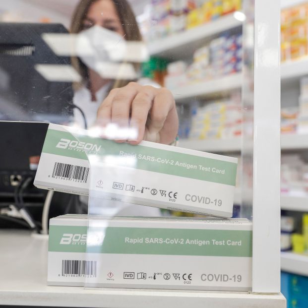 La venta de test de antígenos se dispara y supera al 'stock' disponible en las farmacias