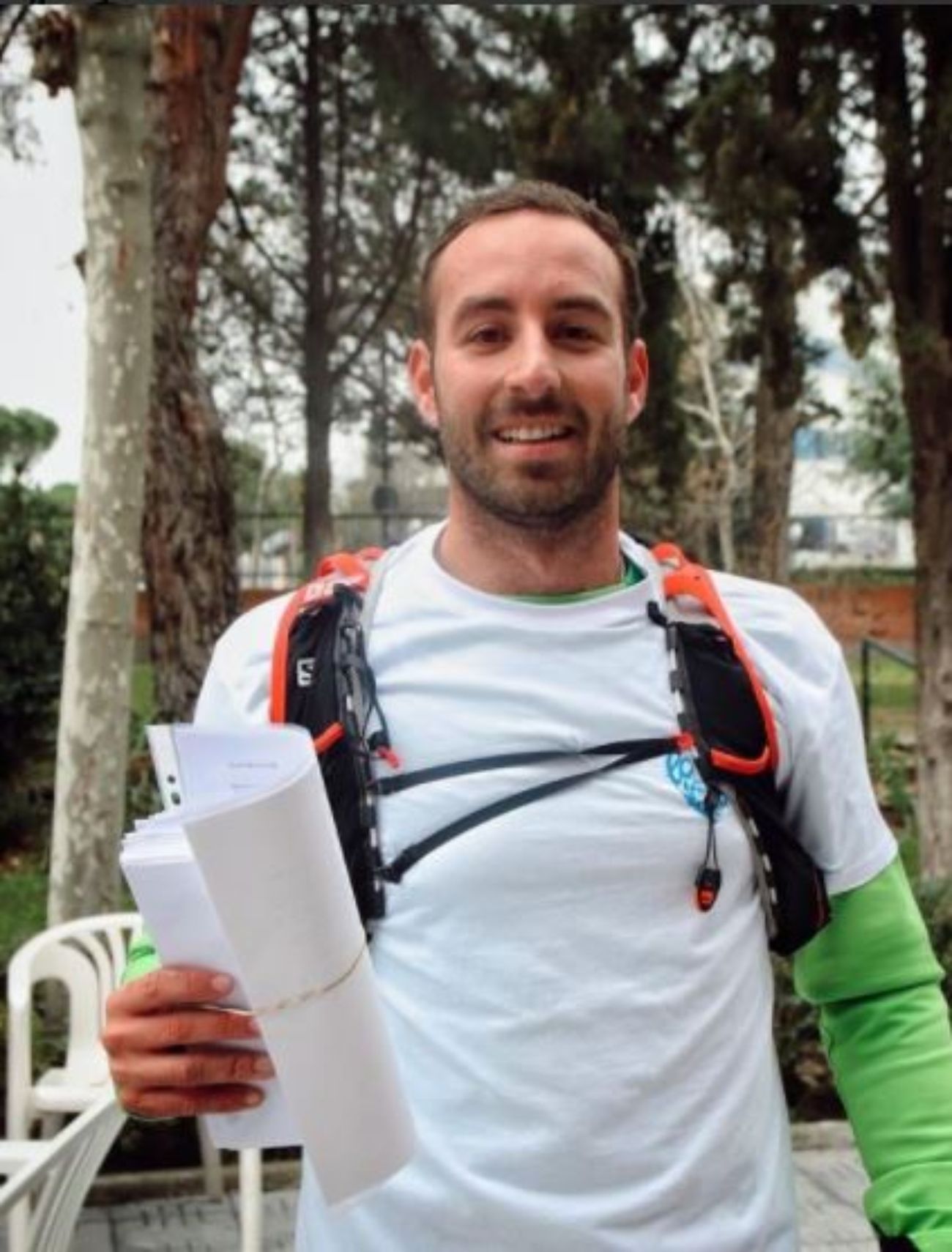 Álvaro Trigo corre más de 50 kilómetros para entregar cartas solidarias a los mayores en residencias