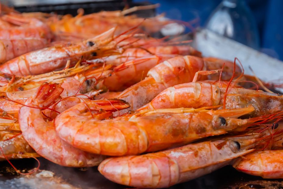 De las cabezas de las gambas al arroz: el peligro desconocido que tienen para el corazón