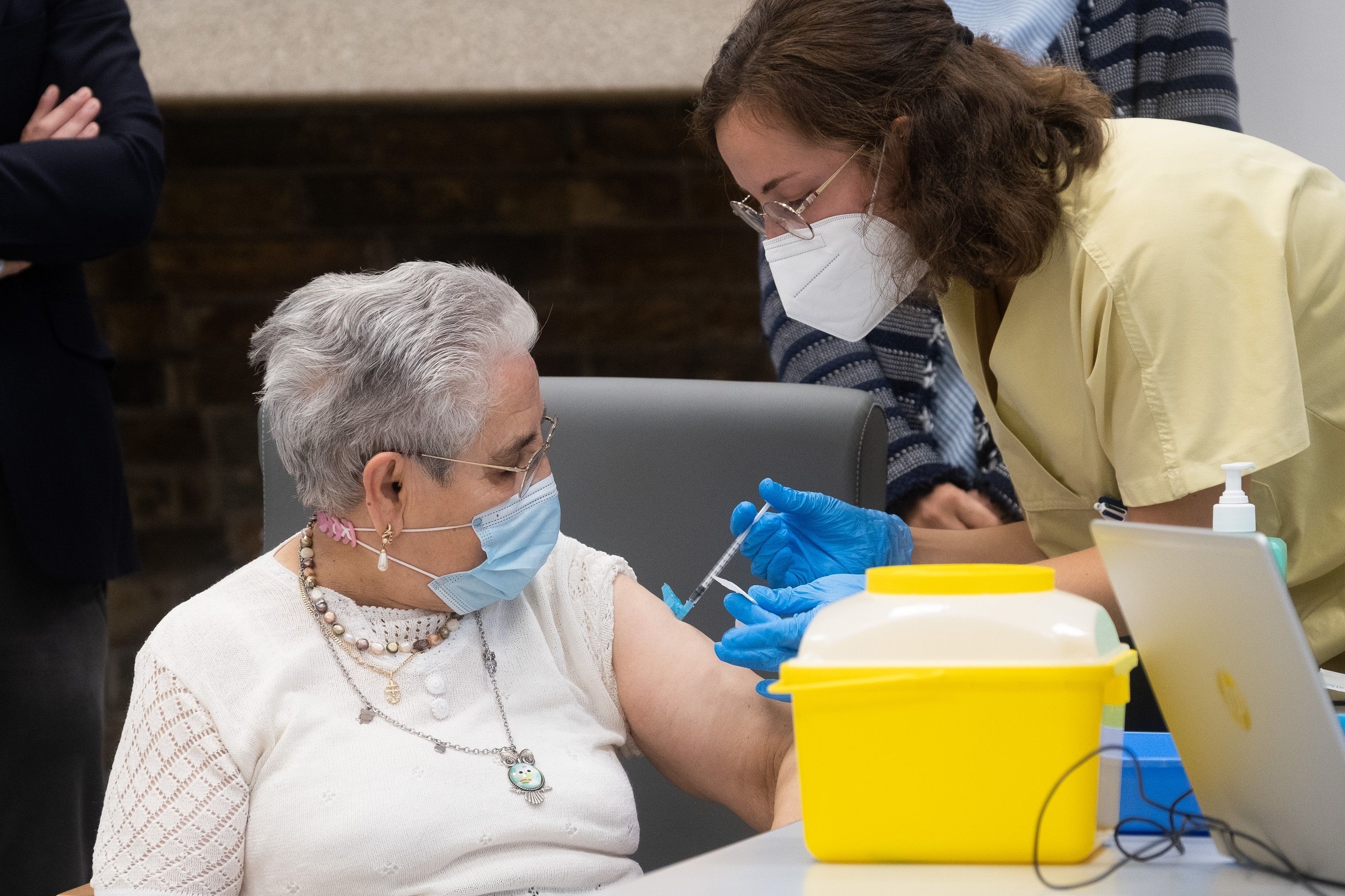 Alta efectividad de la vacunación: reduce en un 90% el riesgo de hospitalización en todas las edades