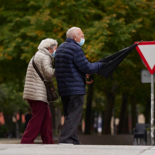 El Gobierno elimina la mascarilla pero recomienda a los mayores de 60 años que la sigan llevando