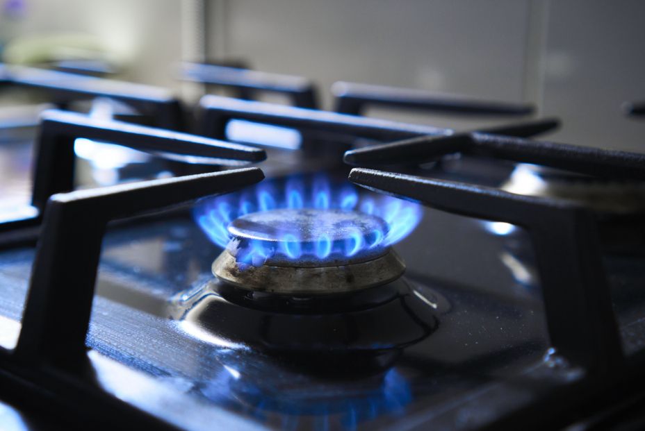 ¿Estás en la tarifa libre de gas natural? Puedes estar pagando casi cuatro veces más