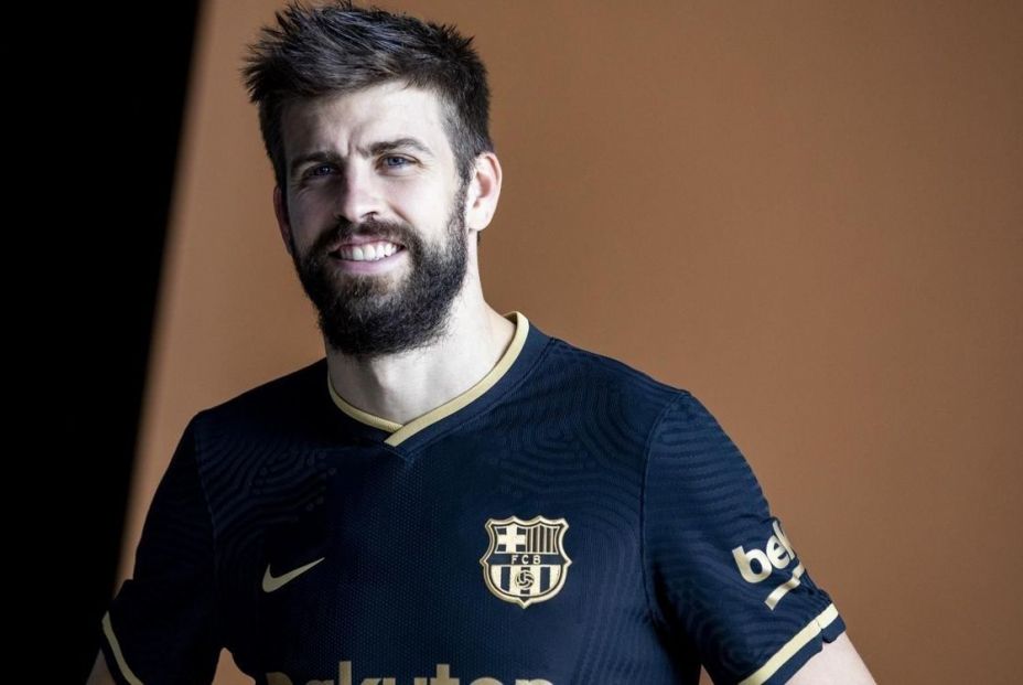 EuropaPress 3257285 jugador fc barcelona gerard pique segunda equipacion temporada 2020 21