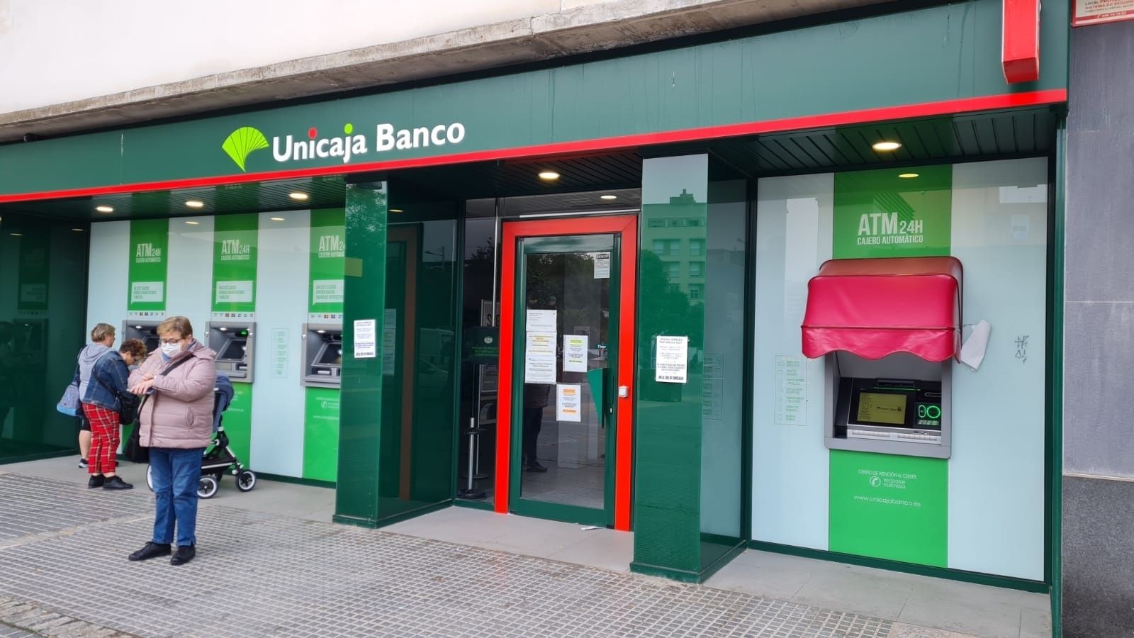 La banca española cierra el 10,8% de sus oficinas en un año y marca un mínimo desde 1977