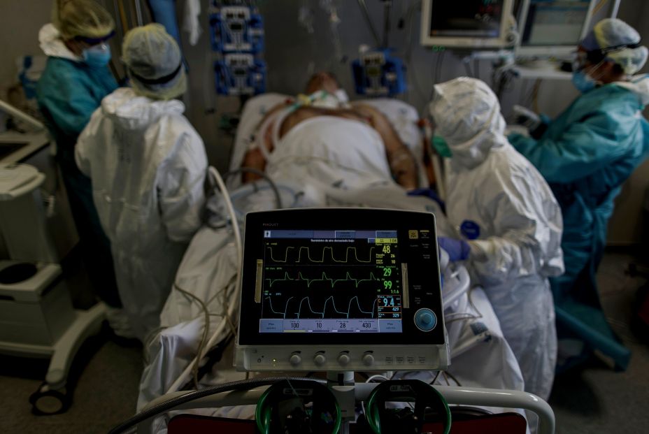 Ómicron ya está en los hospitales: "Estamos rozando una situación crítica que irá a peor"