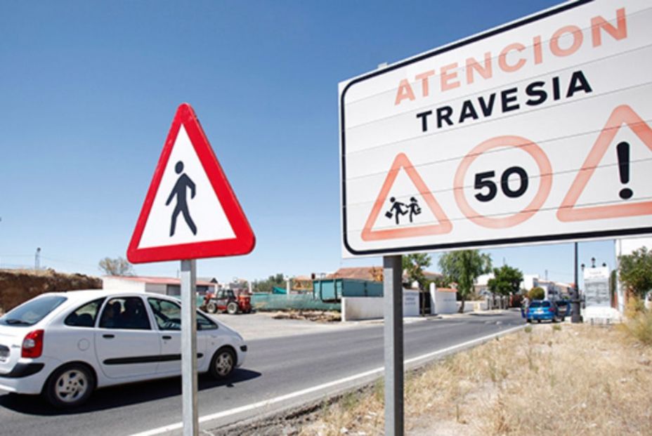 La DGT advierte: "Está aumentando el número de atropellos mortales a peatones en travesías"