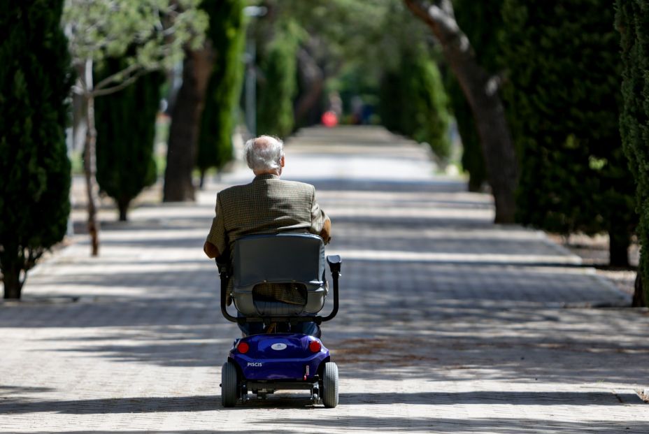 Mujer, casada, de entre 70 y 74 años: perfil del pensionista no contributivo de jubilación. Foto:EuropaPress