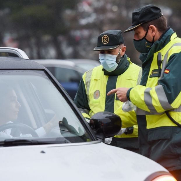 ¿Qué hacer si la Guardia Civil te pide parar el coche? Así debes actuar